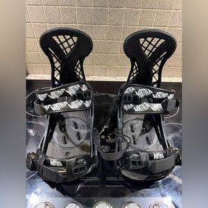 M8Trix PH-711 Snowboard Bindings